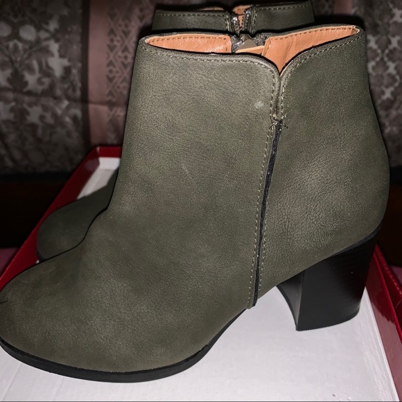 Booties - Picture 4 of 4